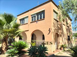Casa  Rambla de la verge del roser. Casa señorial a pocos km de tarragona y reus