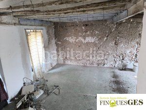 Foto e64a4e70-cd27-4c40-999c-15ead540941c. Casa amb aparcament a Alcover