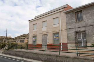 Casa en Los jaimes 42. Casa en venta en pedanas  ribera de molina, 7 dormitorios.