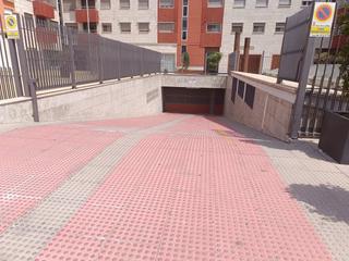 Parking voiture à Juan carlos i 64. Garaje en venta en centro.