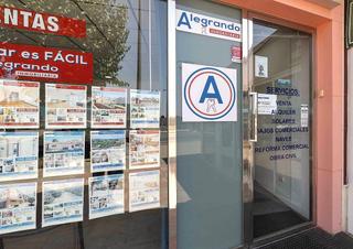 Alquiler Local Comercial en Alejandro valcerde 136. Negocio en alquiler en el campillo, 3 dormitorios.