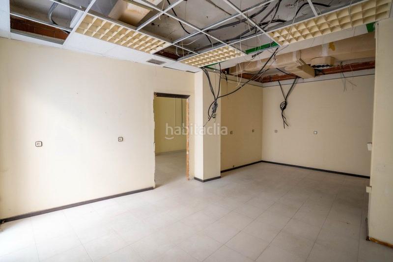 Foto a6c7767a-8590-46de-abb4-f4fdebd0b915. Alquiler local comercial  a la calle en alquiler en centro, 3 despachos. en Murcia