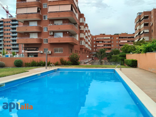 Pis  De sant joan despí. Magnifico piso con zona comunitaria a la venta