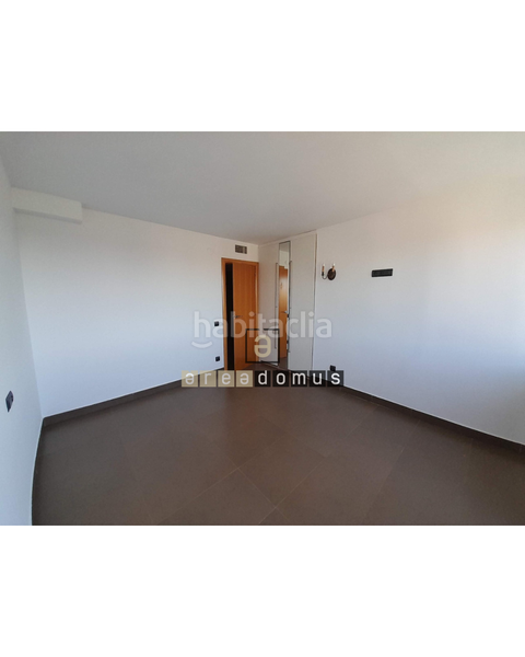 Foto 6ac81c7d-fca6-4b6b-a62b-3efcaa0f322e. Alquiler piso excelente piso con parking en alquiler zona florida en Hospitalet de Llobregat (L´)