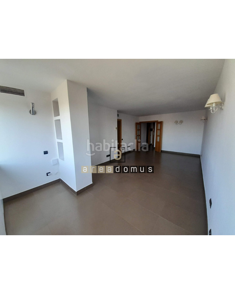 Foto a2de2aa4-a18a-4933-ad02-b5c03722b842. Alquiler piso excelente piso con parking en alquiler zona florida en Hospitalet de Llobregat (L´)