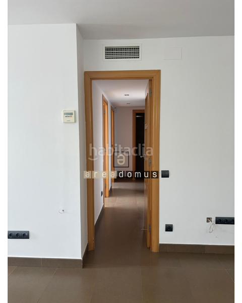 Foto a8916ba0-0636-428a-833f-0b84a2c80eab. Alquiler piso excelente piso con parking en alquiler zona florida en Hospitalet de Llobregat (L´)
