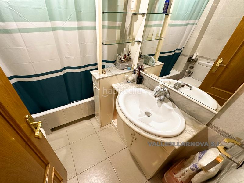 Foto 3ae006ec-f434-40c0-8499-091626161e4c. Casa aparellada amb calefacció aparcament a Estació de França Mollet del Vallès