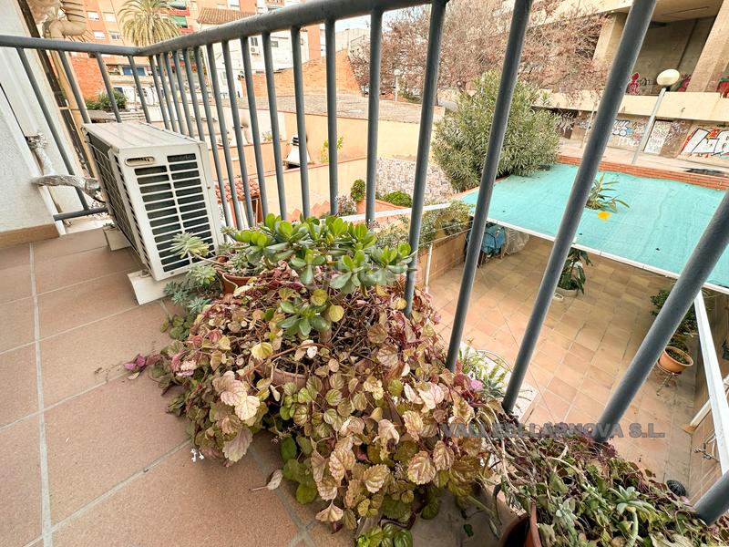 Foto b646dd47-b7f6-4720-943b-2c4129dd33c9. Casa aparellada amb calefacció aparcament a Estació de França Mollet del Vallès