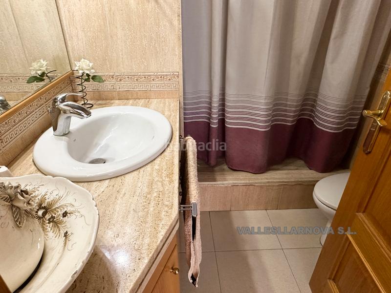 Foto b8622171-a0b9-445f-86e8-000fcd8c1eb0. Casa aparellada amb calefacció aparcament a Estació de França Mollet del Vallès