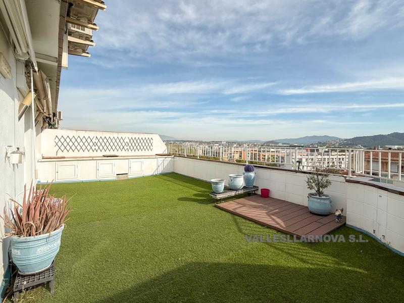 Foto 20cf5436-ad18-466c-8690-010af06299ae. Ático con gran terraza, excelente ubicación en Centre Mollet del Vallès