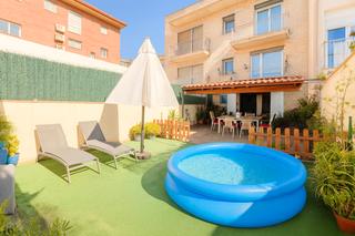 Haus in Col·legis Nous. Con jardin, terraza y ascensor