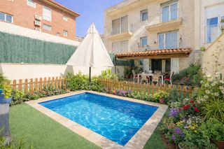 Casa a Col�legis Nous. Con jardin, terraza y ascensor