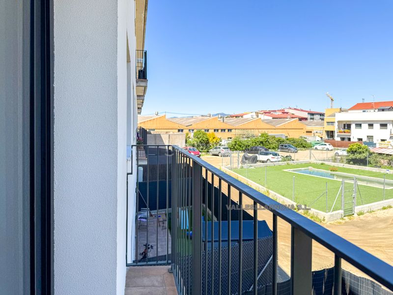 Foto 3a956152-3e2f-494c-a778-fc3eae30383a. Piso obra nueva de 2025, con piscina y parking en Martorelles