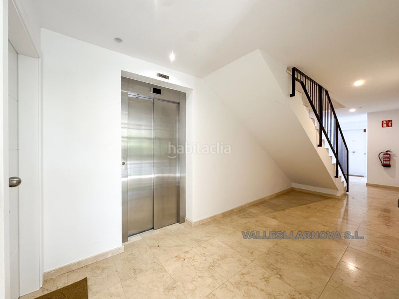 Foto a33b69b3-4d62-4a66-84d7-8f474b577950. Piso obra nueva de 2025, con piscina y parking en Martorelles
