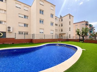 Etagenwohnung in Polinyà. Céntrico, con piscina y jardín comunitario