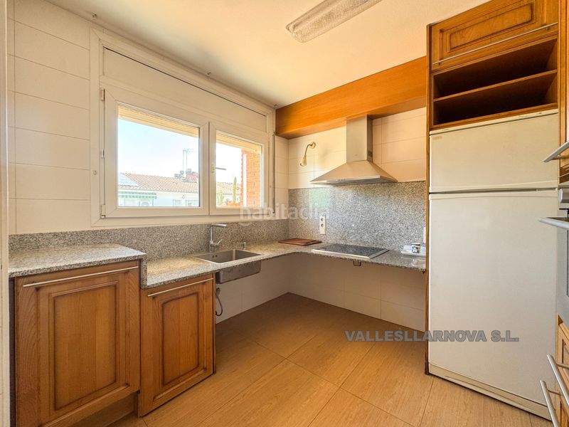 Foto c56cee58-c3ce-4ea7-804a-211f4b9bbd31. Casa amb xemeneia calefacció aparcament a Santa Rosa Mollet del Vallès