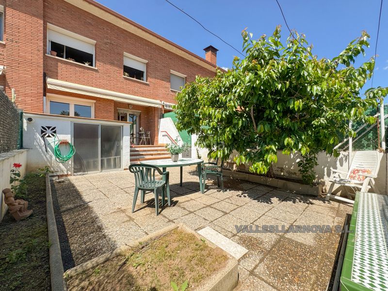 Foto d1486981-a8fd-43bb-86e2-f7362e9a42fc. Casa amb xemeneia calefacció aparcament a Santa Rosa Mollet del Vallès