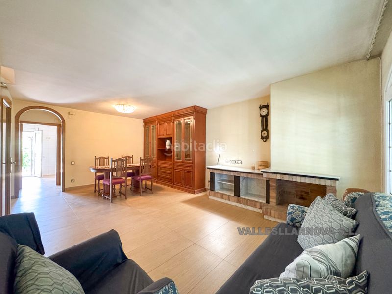 Foto e7e3b32e-ee6f-4dcd-a2d4-d204e001d6f2. Casa amb xemeneia calefacció aparcament a Santa Rosa Mollet del Vallès