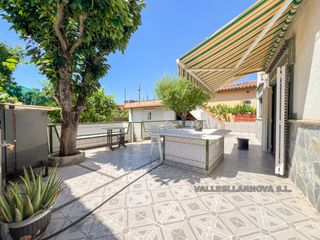 Casa a Parets del Vallès. A 4 vientos con jardín y amplios espacios