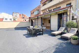 Pis a Estaci� de Fran�a. Con terraza a pie de sal�n, en pleno centro