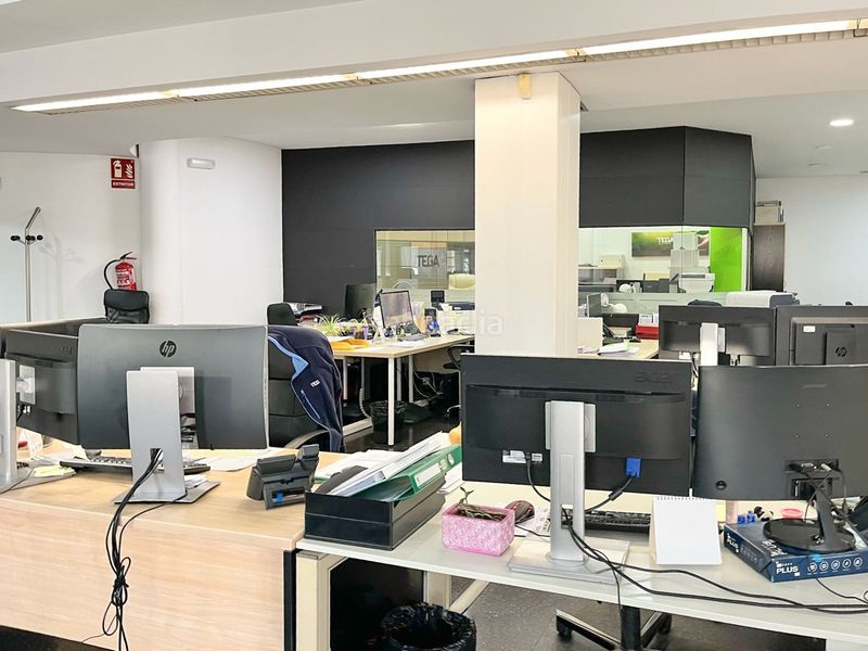 Foto f27a41fc-6a58-41b2-9a8e-742ece446e57. Lloguer local comercial a Centre Mollet del Vallès