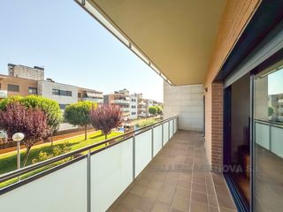 Appartamento in Parets del Vallès. Exclusiva vivienda, piso parking y trastero!