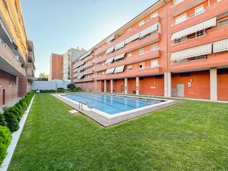 Pis a Can Pantiquet. Piso y parking con piscina