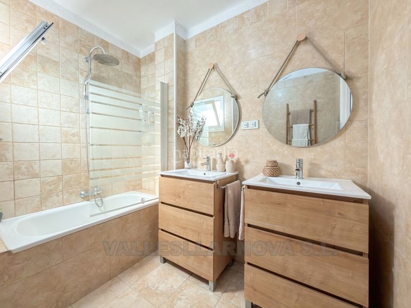 Foto d3ba920d-64fd-45e8-8233-ce29b8bc9c80. Ático una vivienda difícil de encontrar por ubicación en Mollet del Vallès