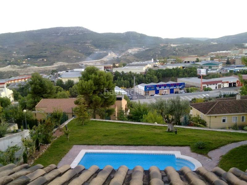 Foto c516e748-001a-4a1c-b31b-96daf8f183e5. Xalet amb calefacció aparcament piscina a Cocentaina