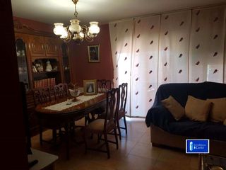 Maison jumelée à Cocentaina. Casa adosada con 4 habitaciones con parking, piscina y calefacci