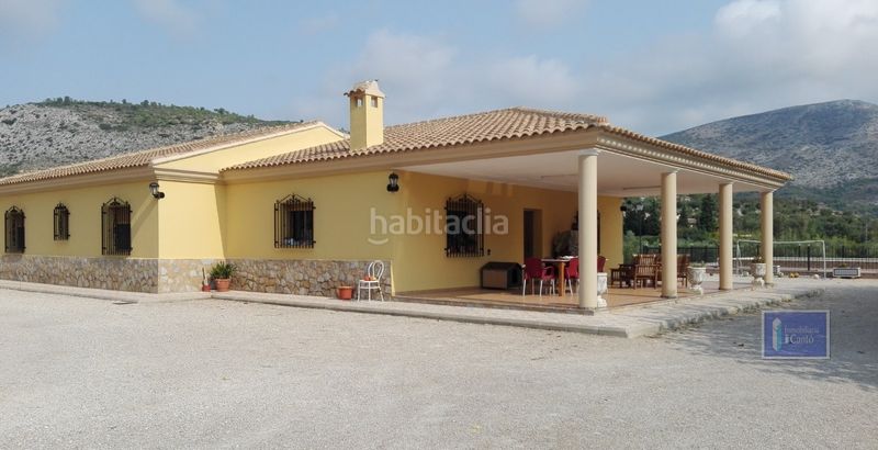 Foto 0b8a6533-4552-4350-94f7-b5e5f6f7c89f. Chalet with parking pool in Muro de Alcoy