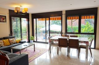 Casa en Les Comes. Gran casa a 4 vientos en igualada!!!
