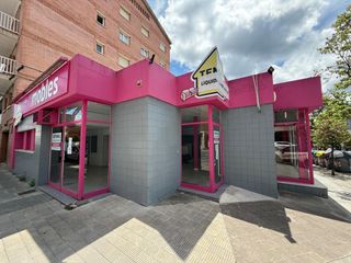 Local Comercial a Llevant. Gran local comercial en zona alta