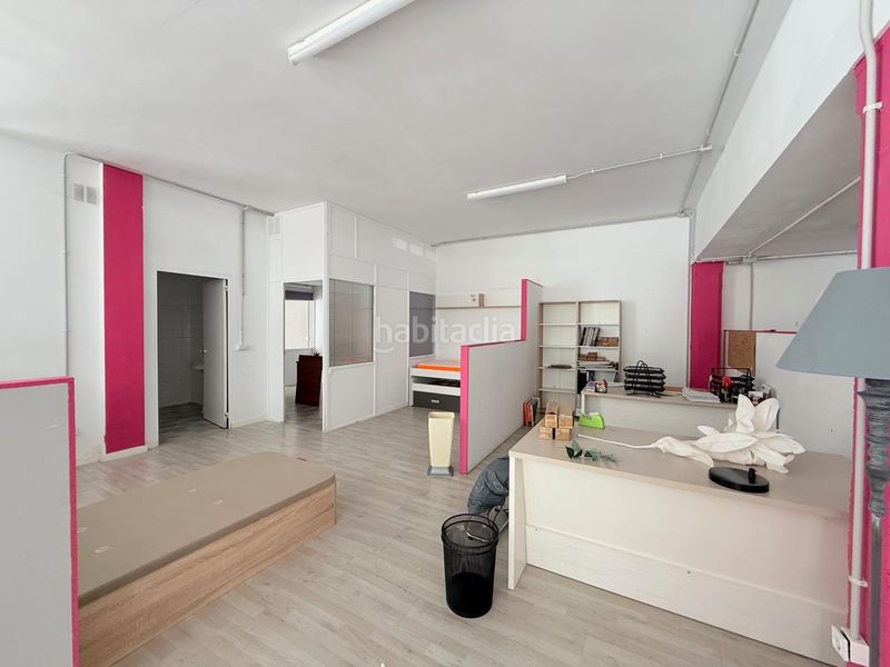 Foto f9bbea3a-ea44-4890-b3ca-8de4a6e458ff. Local comercial a Llevant Igualada