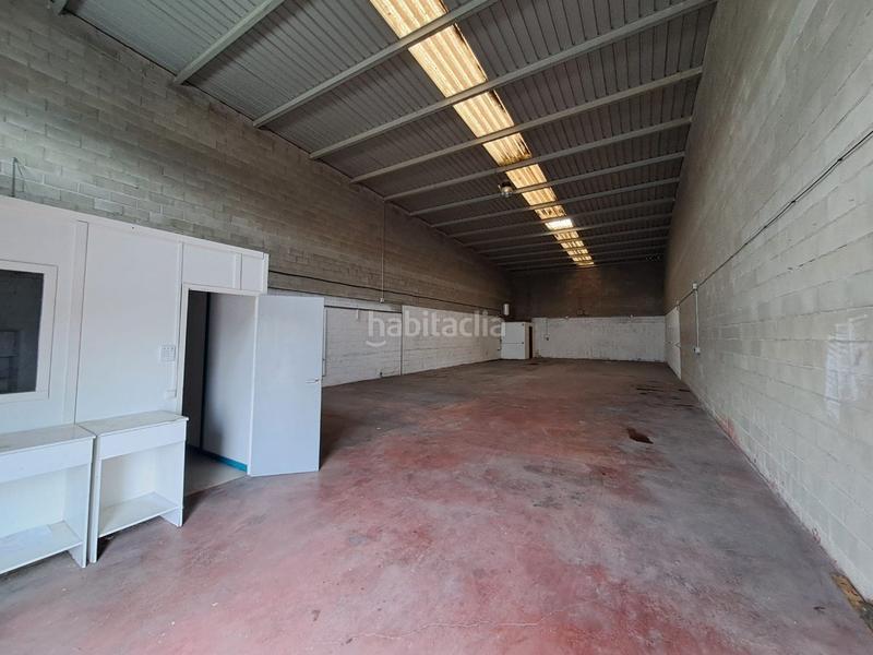 Foto fa7cdb3a-9775-42d3-afcf-6a373ea88289. Nave industrial nave situada al p.i. les comes en Igualada