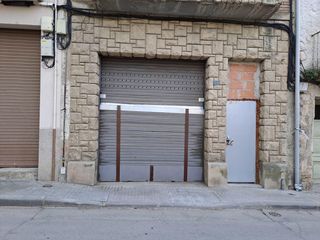 Local Comercial en Capellades. Local en venta
