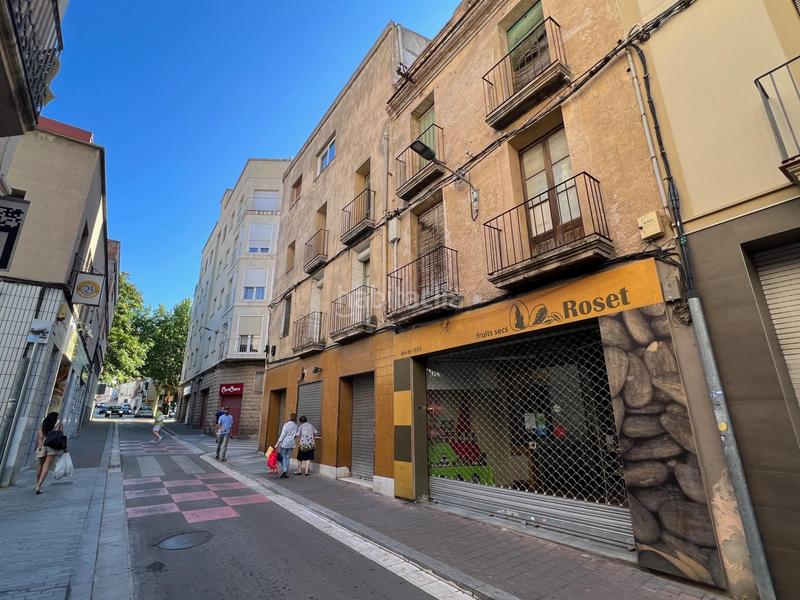 Foto bb4a4480-c8f8-434b-89ad-2d6ba4c9af35. Edificio  en venta al centro ! en Centre Igualada