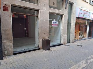 Alquiler Local Comercial  Calle argent. Local al centro de igualada