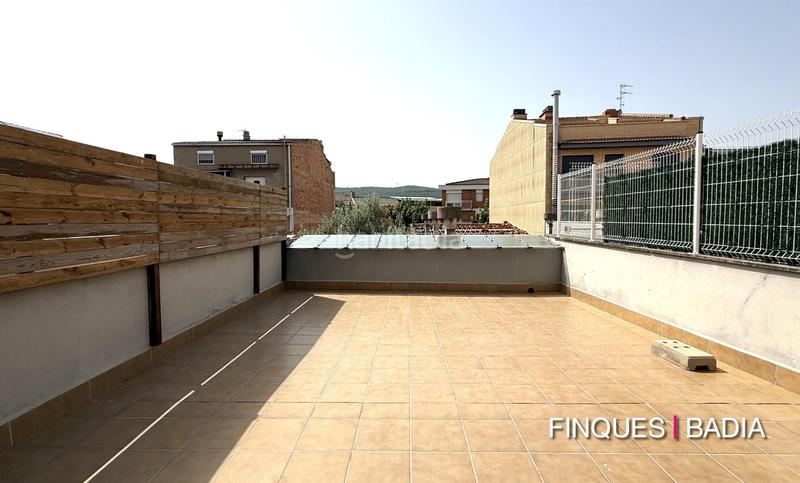 Foto ee2309d8-b035-450c-aea2-0acdcdf8c0be. Piso fantástico piso con terraza y plaza de párking! en Vilanova del Camí