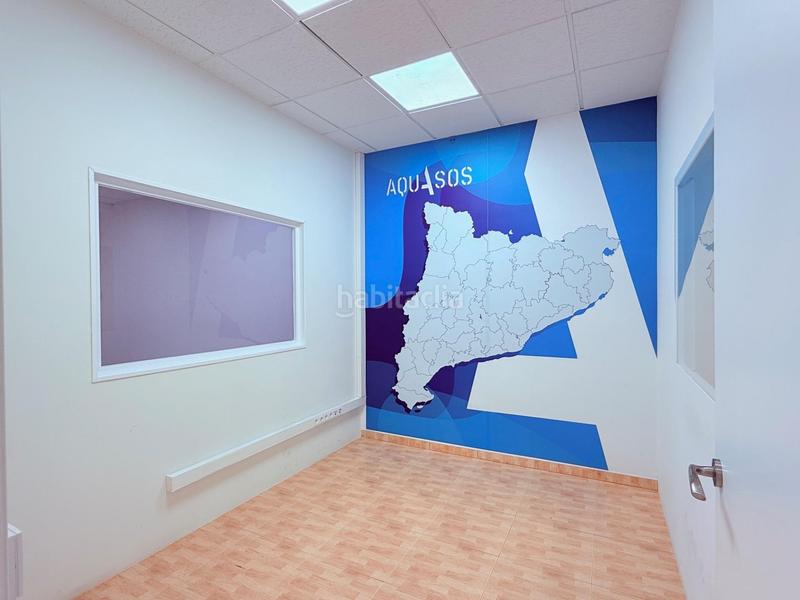Foto 9df9b56a-9893-472b-a12f-820eb88a2baf. Lloguer local comercial a Les Comes Igualada