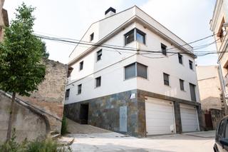 Flat in Santa Margarida de Montbui. Fantstico piso en montbui pueblo con parking y trastero!!!
