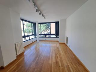 Rent Flat in Centre. Piso de alquiler en cal font