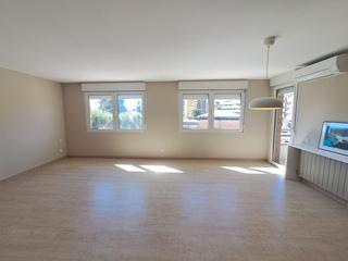 Alquiler Piso en Poble Sec. Gran piso en la zona alta de igualada!
