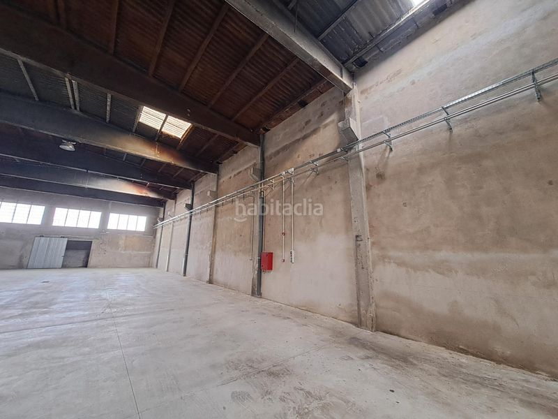 Foto d42aeb3c-5331-49f1-aee2-6817bd0be42a. Rent industrial building in Òdena