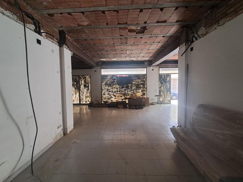 Foto 880b74ca-b1f0-4ecc-b542-f08d9d5f099e. Local comercial a Poble Sec Igualada