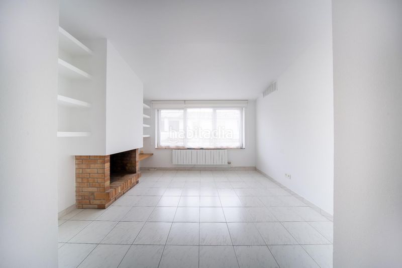 Foto 303a5242-708c-4322-b4e5-06319ca6b68d. Casa amb aparcament a Poble Sec Igualada