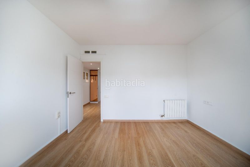 Foto 30726f7a-ead2-4700-8a71-42789c0d6959. Casa amb aparcament a Poble Sec Igualada