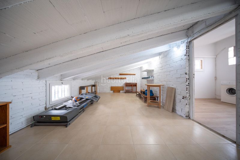 Foto 36498d2d-b4c3-45c4-a978-e7285e9fc8f6. Casa amb aparcament a Poble Sec Igualada