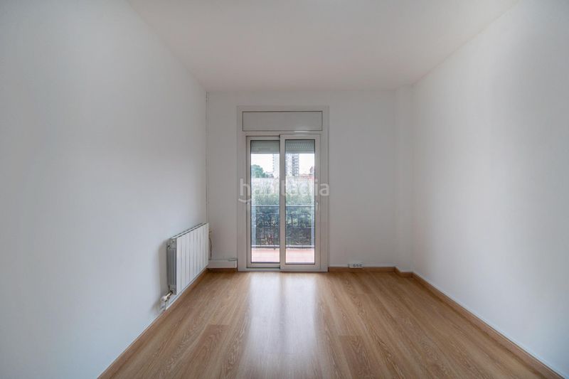 Foto 7006d3d2-8cdd-4a96-88d8-9373452fb169. Casa amb aparcament a Poble Sec Igualada