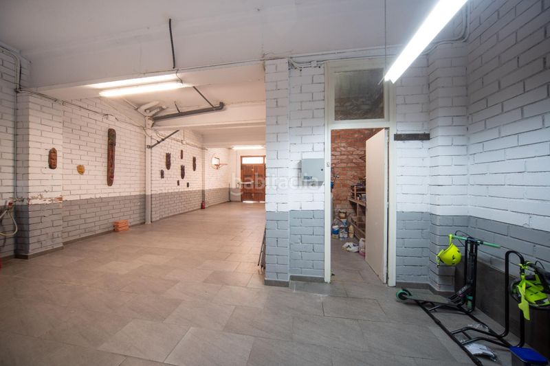 Foto 7cf3fff5-a552-4fbc-8c68-45f42b4aa371. Casa amb aparcament a Poble Sec Igualada